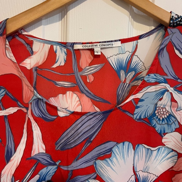 Collective Concepts Floral Blouse - Picture 2 of 3